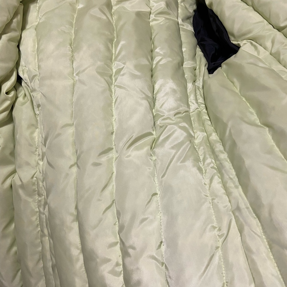 Gap Woman’s Medium Down Filled Jacket With Hood. … - image 4